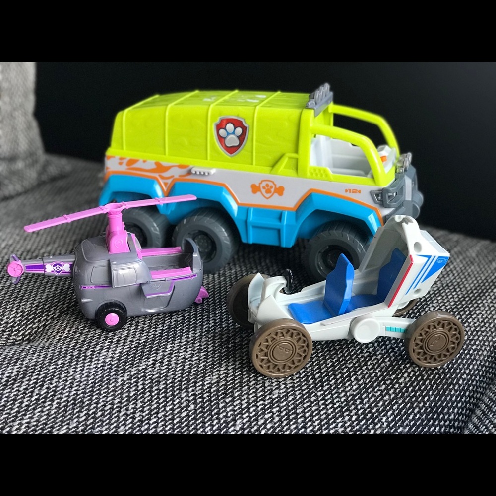 Paw patrol vehicles